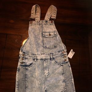 Girls 29 overalls new with tags from forever 21